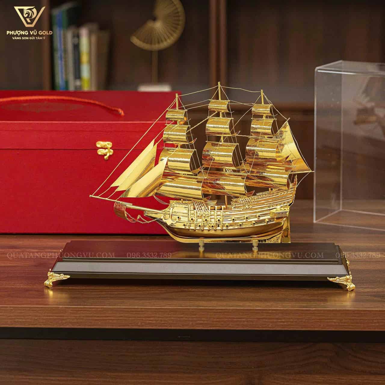 Quà Tặng Đối Tác Cao Cấp &#8211; Mô Hình Thuyền Buồm 24K | Phượng Vũ Gold