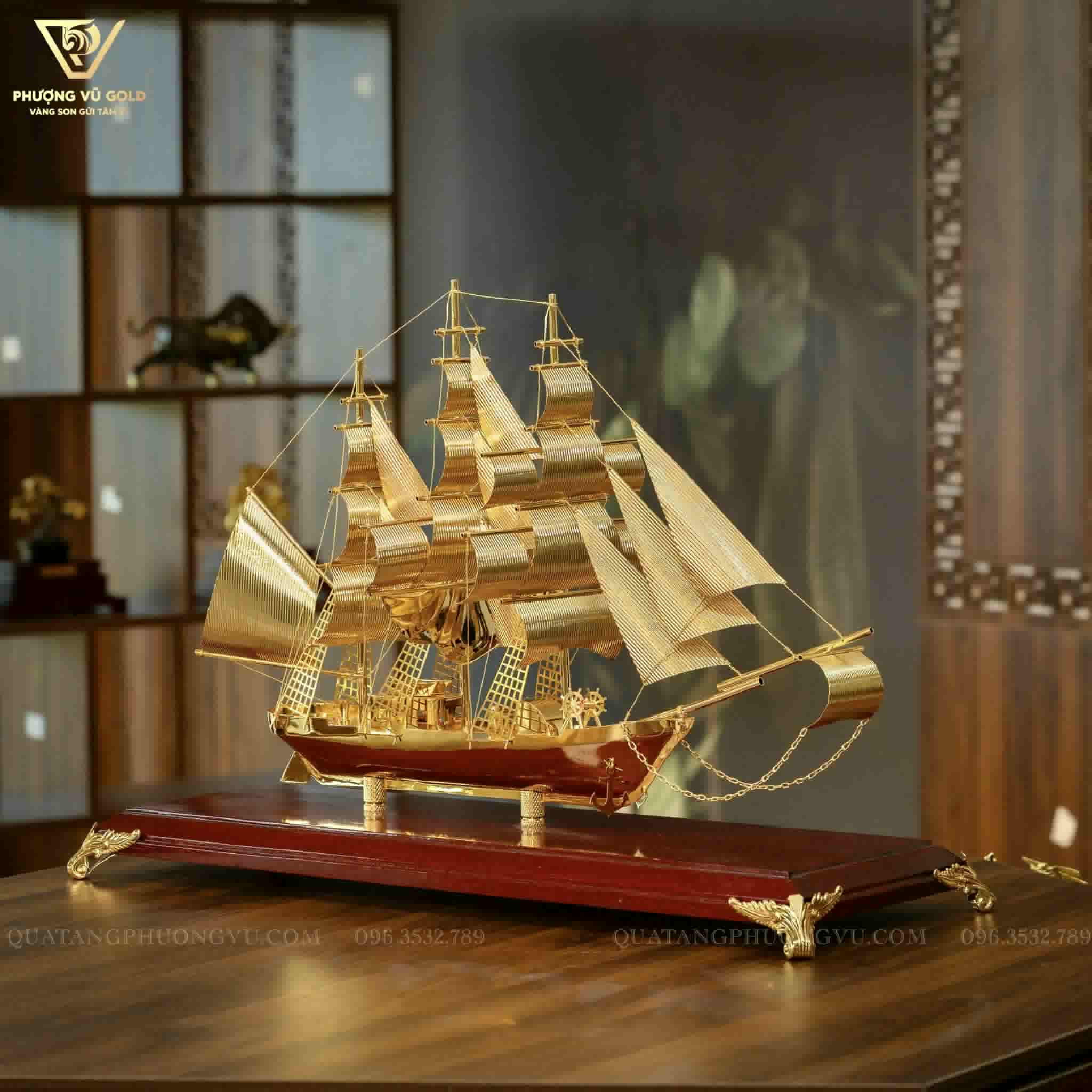 Mô Hình Thuyền Buồm 68 Mạ Vàng 24K | Phượng Vũ Gold