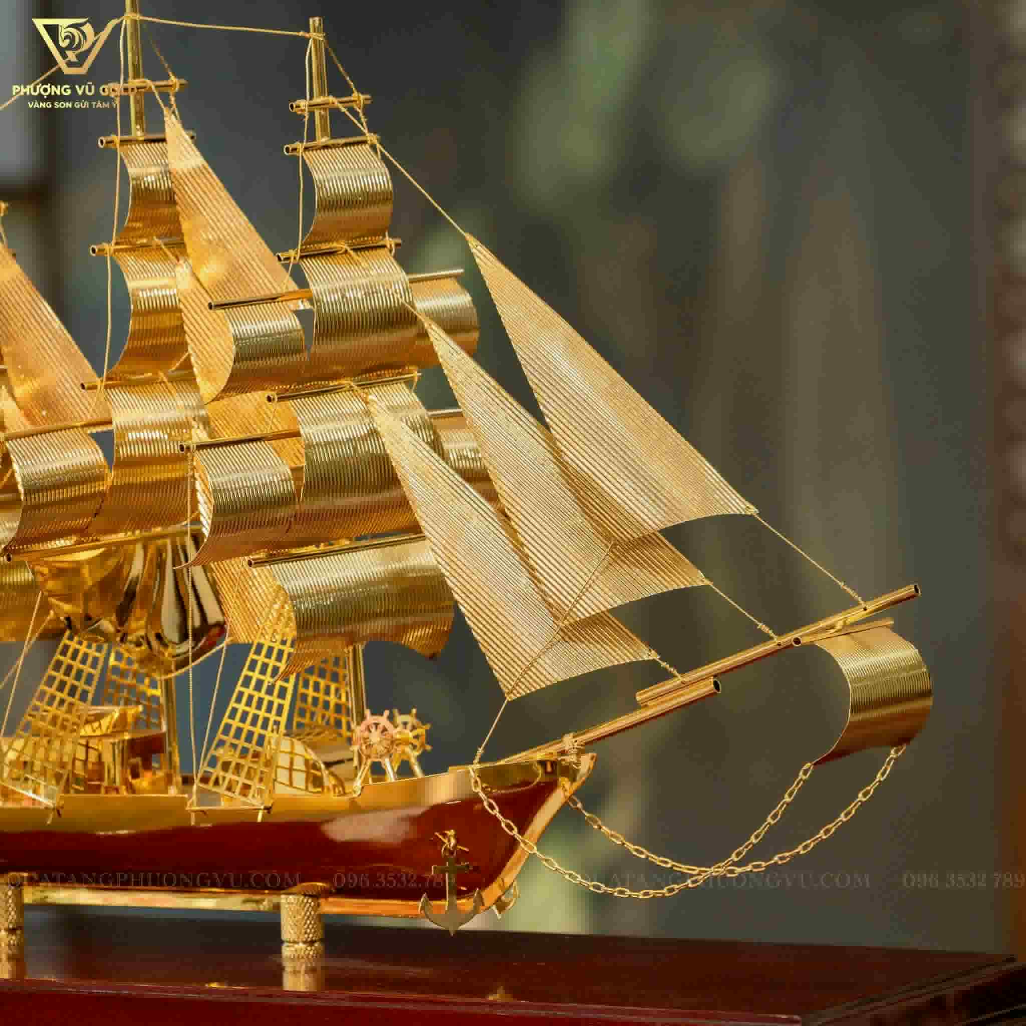 Mô Hình Thuyền Buồm 68 Mạ Vàng 24K | Phượng Vũ Gold